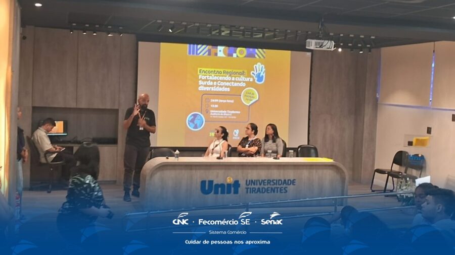 Instrutor de Libras do Senac participa de evento em comemoração ao Dia do Surdo